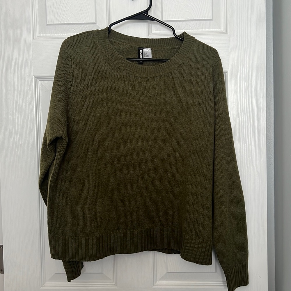 H&M DIVIDED CREWNECK SWEATER SIZE L